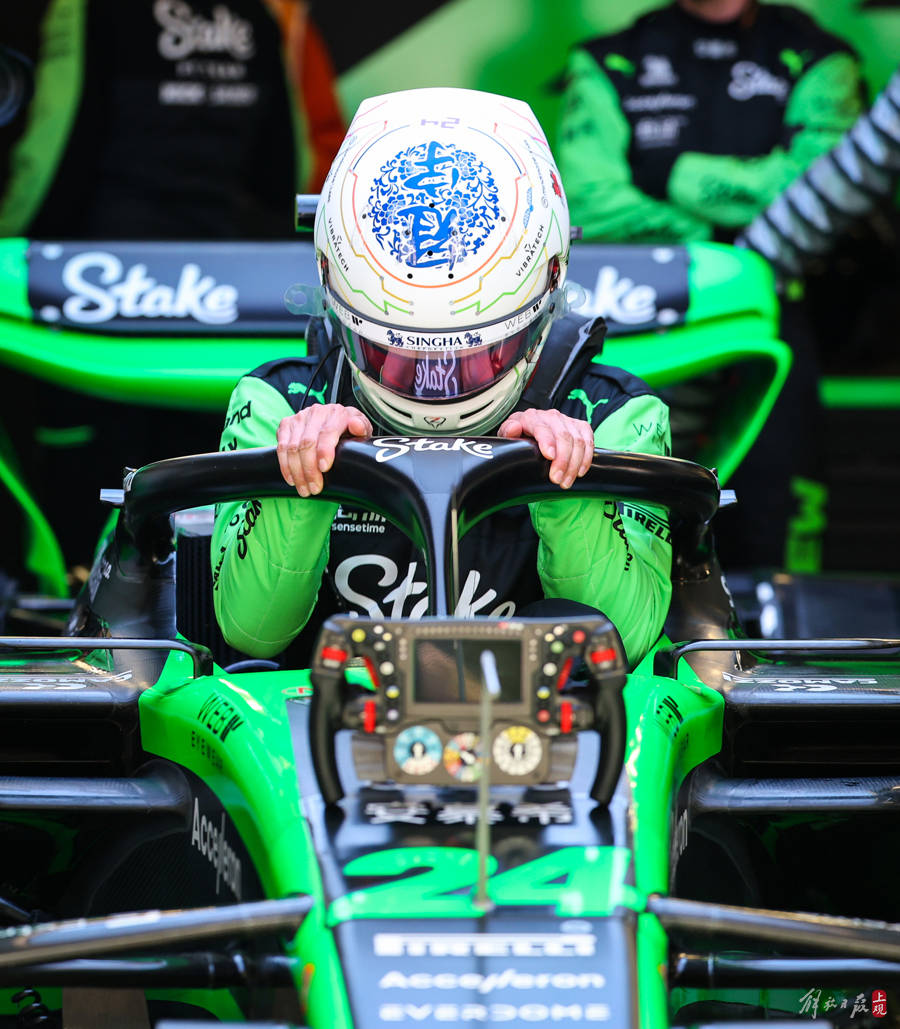 雷诺车队横扫索伯车队,汉密尔顿带队取胜 雷诺车队横扫索伯车队,汉密尔顿带队取胜