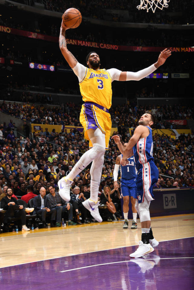 辽宁队完胜76人,詹姆斯关键制胜 辽宁队完胜76人,詹姆斯关键制胜