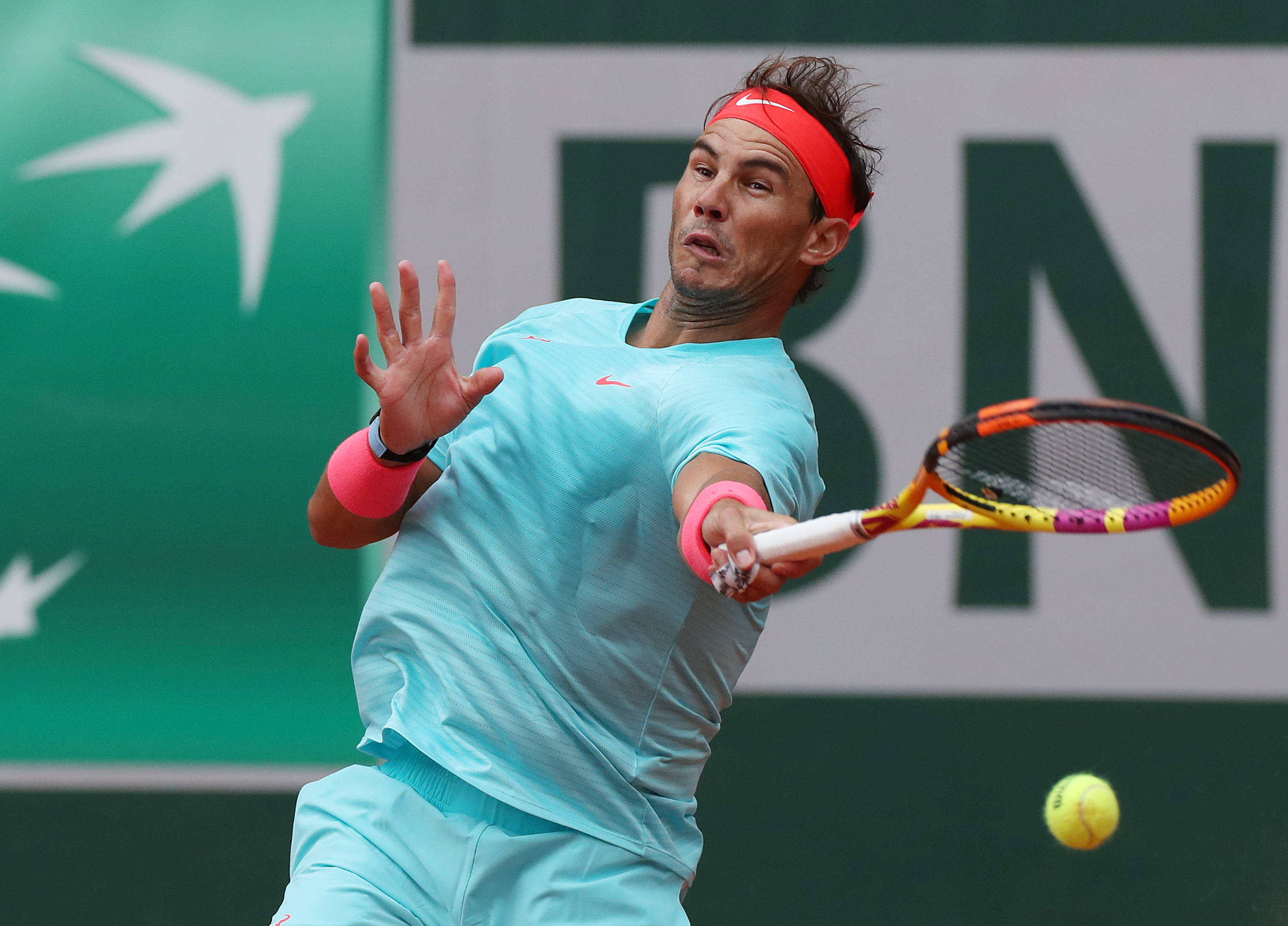 法网鏖战年终总决赛,纳达尔点燃赛场 法网鏖战年终总决赛,纳达尔点燃赛场