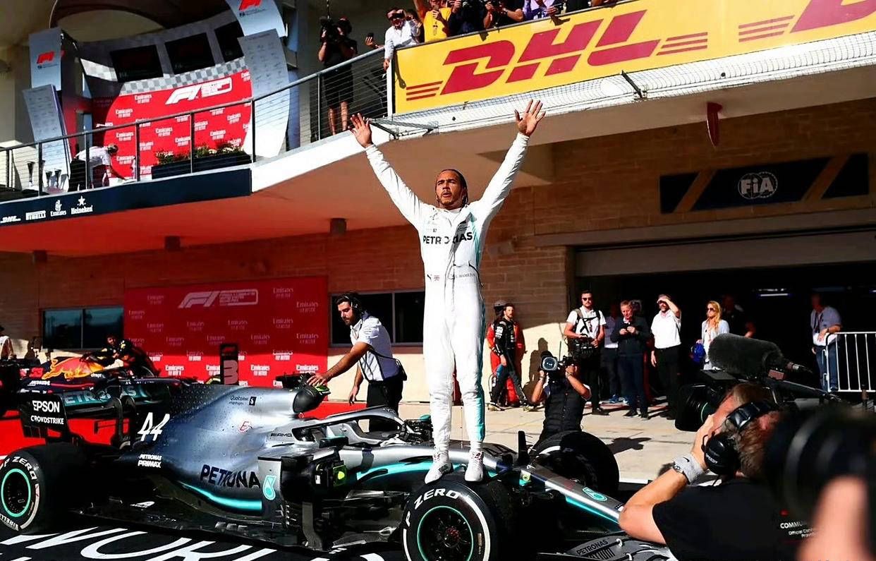 红牛车队鏖战法拉利，拉塞尔带队取胜