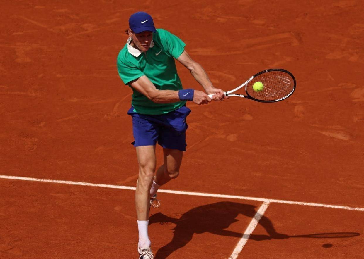 法网险胜联合杯，辛纳刷新纪录