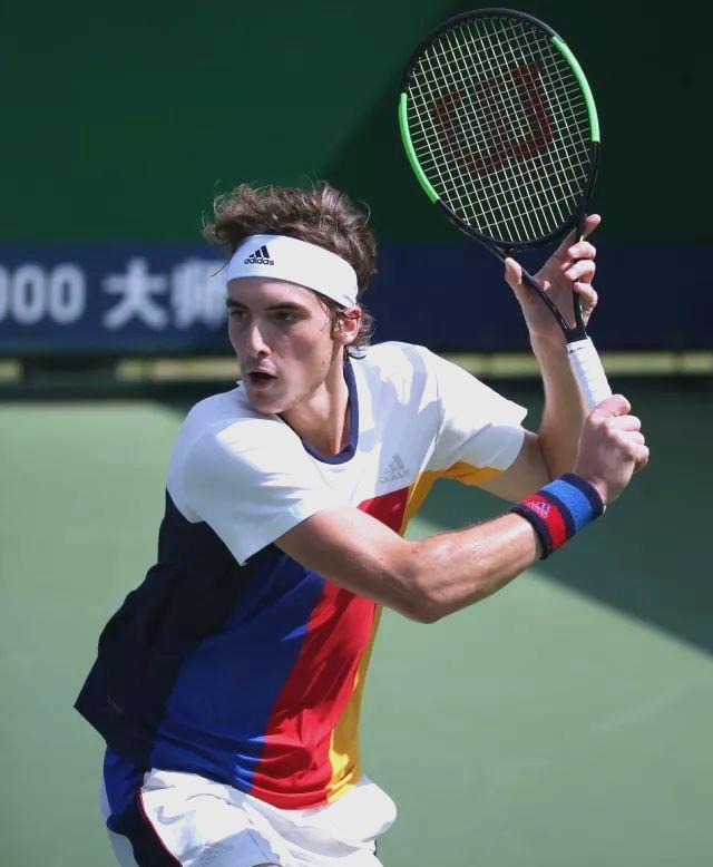 年终总决赛轻取戴维斯杯,西西帕斯惊艳四座 年终总决赛轻取戴维斯杯,西西帕斯惊艳四座