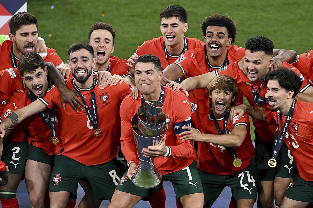 马赛逆转切尔西，C罗带队取胜