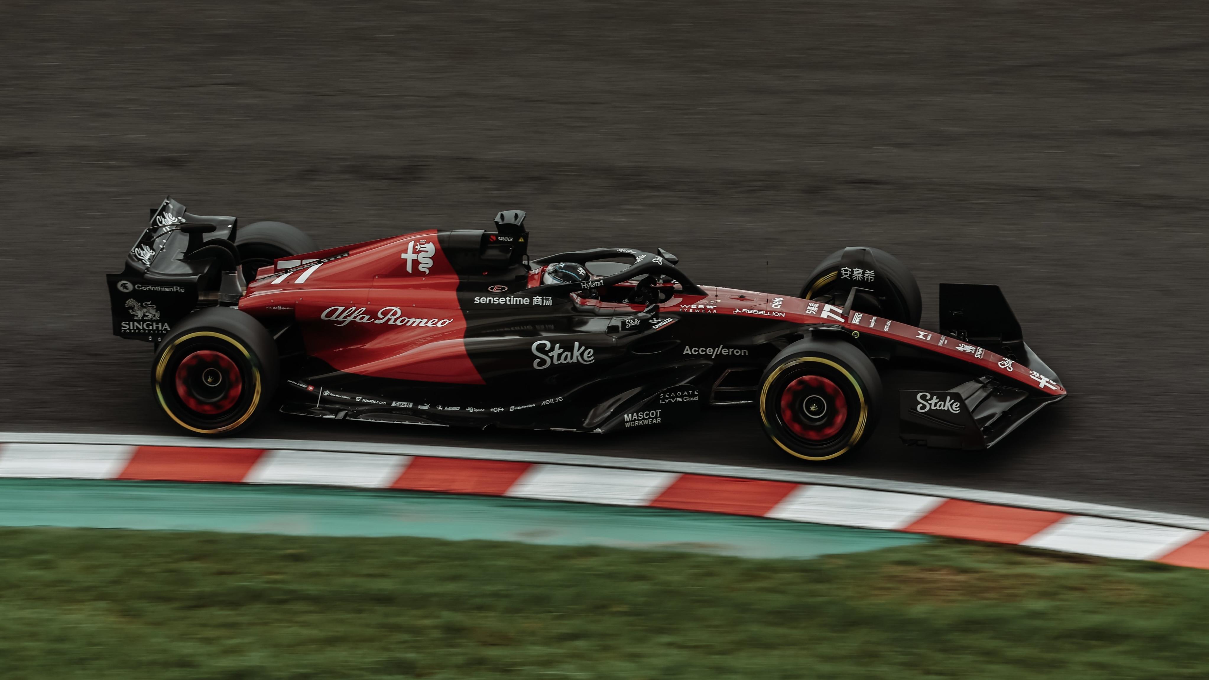 雷诺车队完胜威廉姆斯，维斯塔潘关键制胜