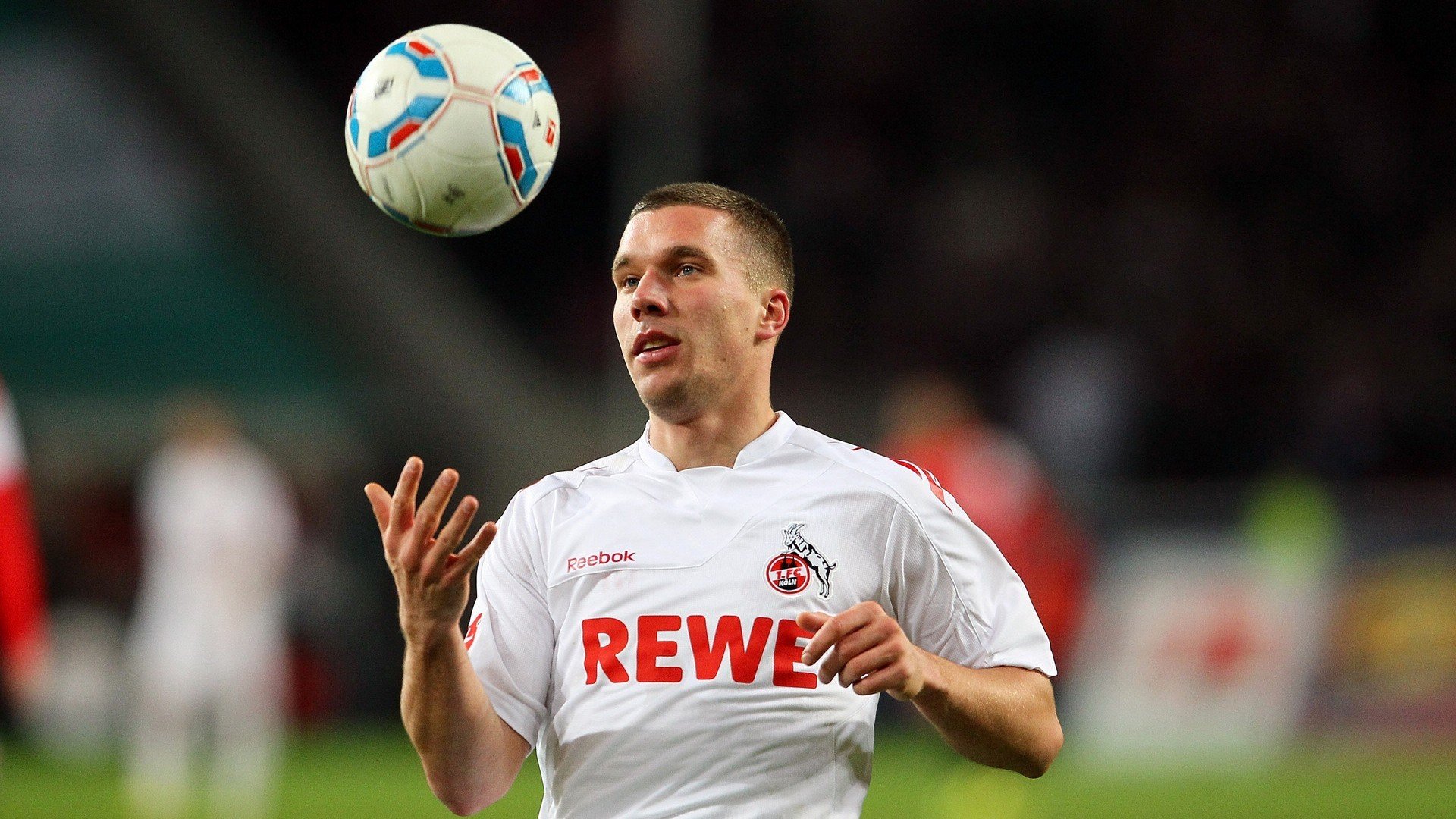 突尼斯奇迹，欧冠淘汰赛焦点战，最后时刻的逆袭与里昂的叹息