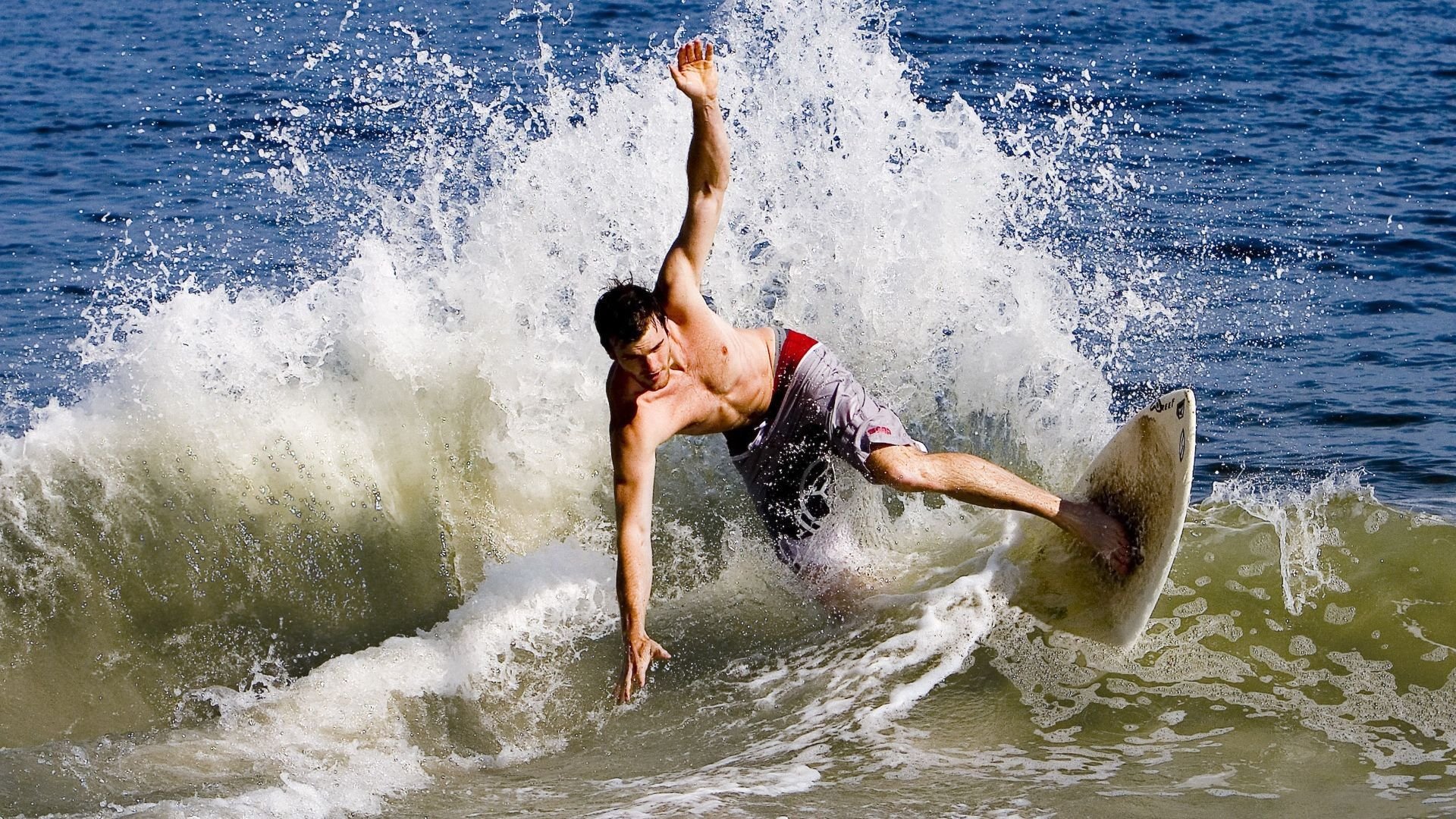 当欧文在欧冠接管比赛，爵士却在NBA爆冷奇才，体育世界里的唯一性瞬间