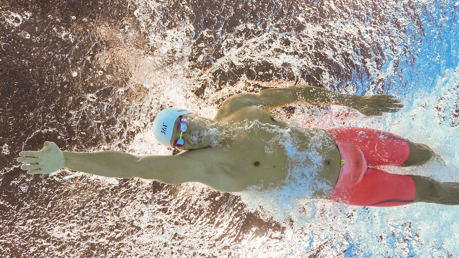 戈贝尔的沉默与绝杀的回响，当掘金跨越万里绝杀广州队